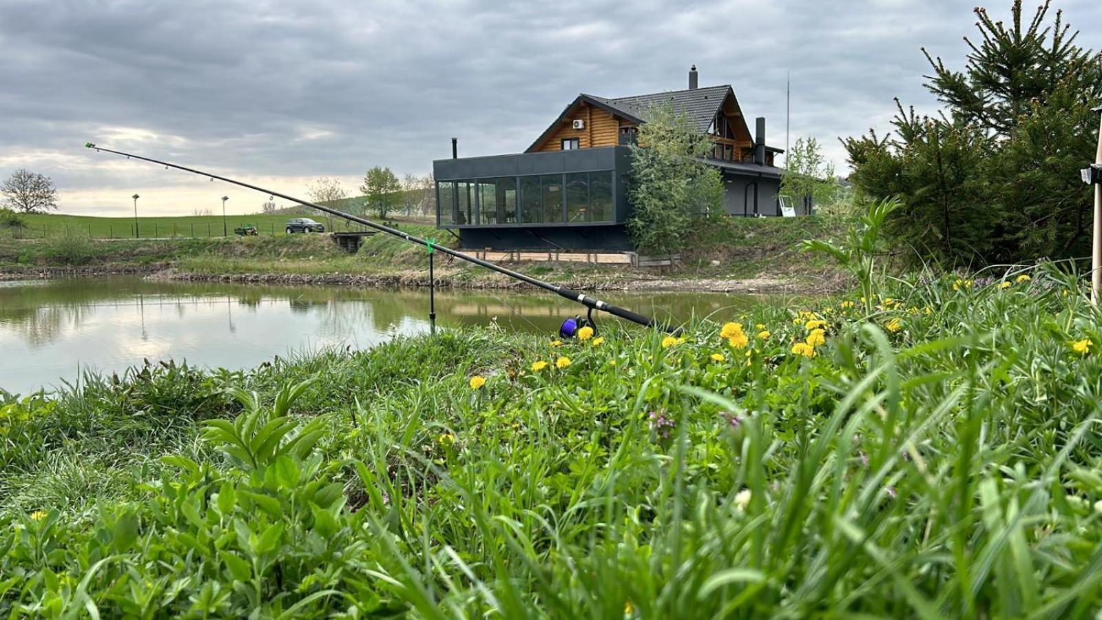 Hotel Mountain Lake Jbs Focşani Exteriér fotografie