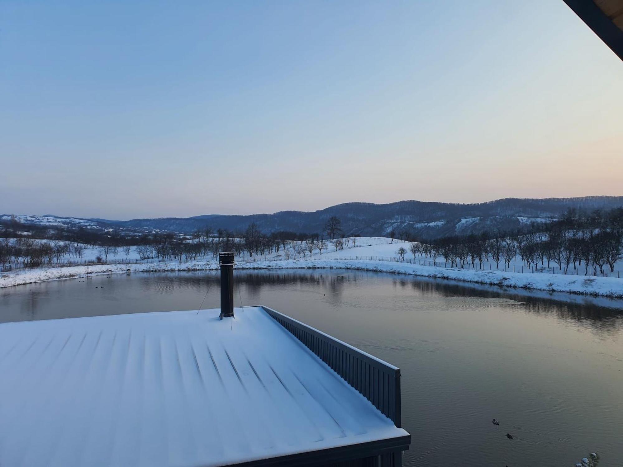 Hotel Mountain Lake Jbs Focşani Exteriér fotografie